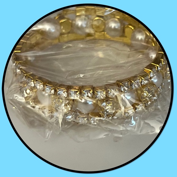 💍New💍 Girls Crystal Pearl Rhinestone Wrap Around Bracelet 💍 - Picture 6 of 8